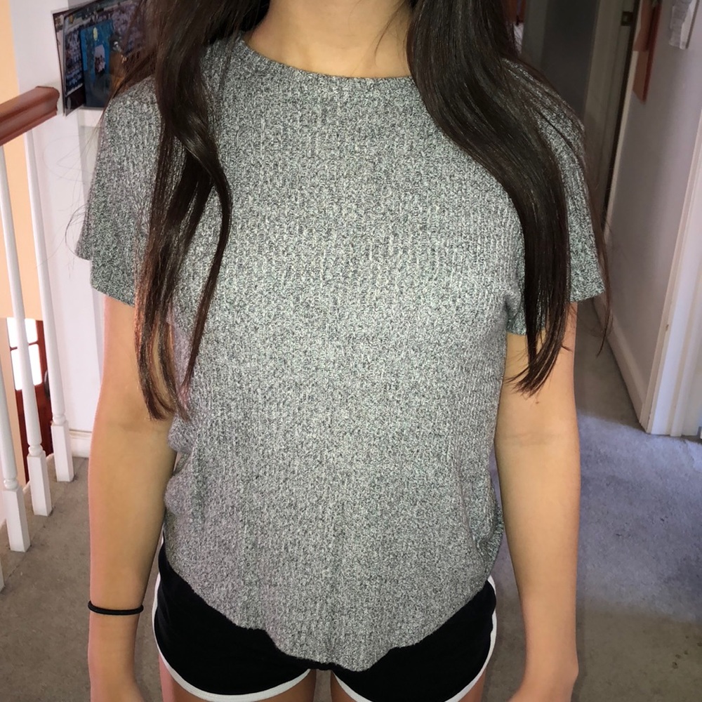 gray ribbed brandy melville shirt
